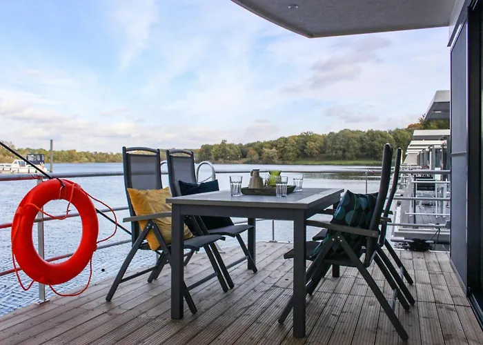 Maasparel Hotel en barco 5*